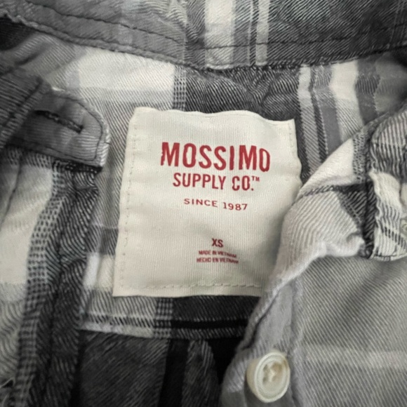 Mossimo by Target, lightweight flannel. Black and white plaid. Size xs - Picture 3 of 3